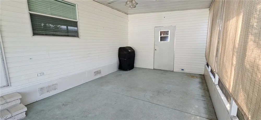Wagon Wheel Circle North Fort Myers, FL 33917