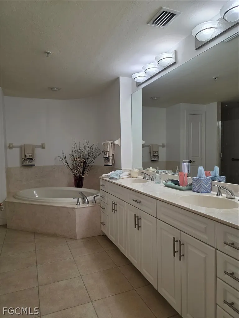 Cape Harbour Drive #211 Cape Coral, FL 33914
