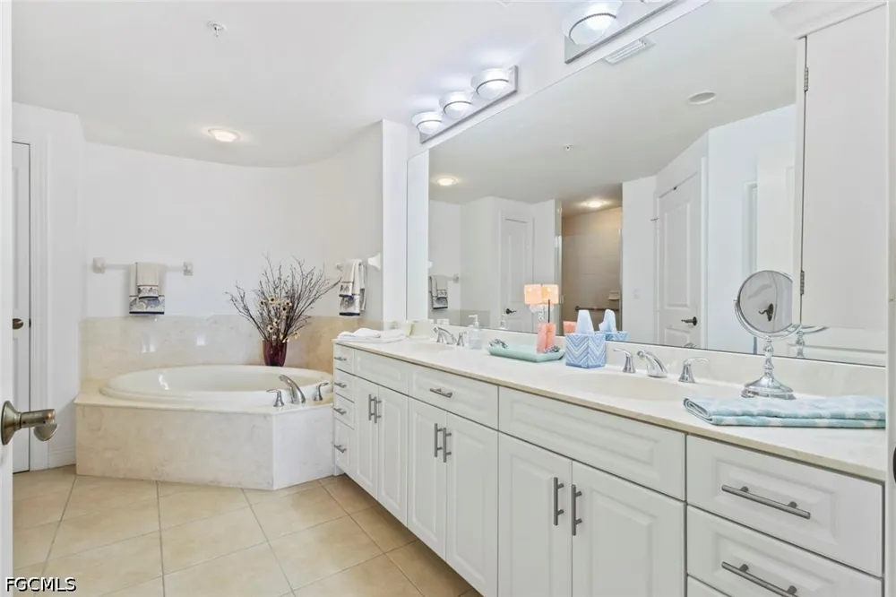 Cape Harbour Drive #211 Cape Coral, FL 33914