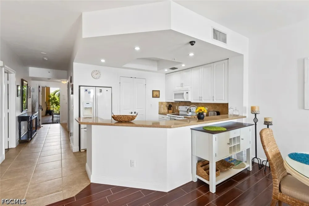 Cape Harbour Drive #211 Cape Coral, FL 33914