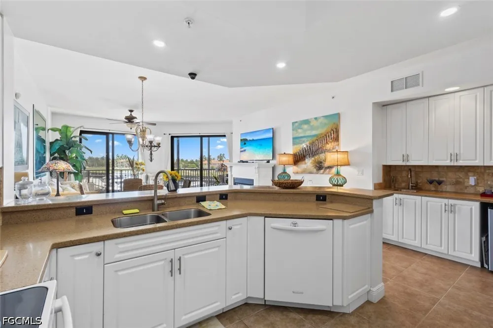 Cape Harbour Drive #211 Cape Coral, FL 33914