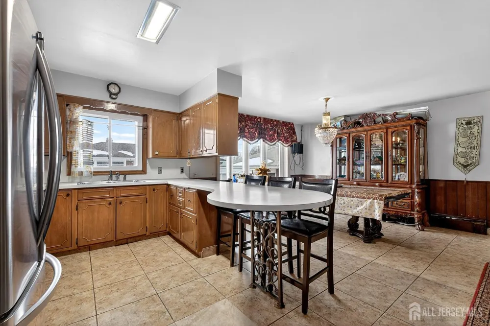 6 E 2nd Street Port Reading, NJ 07064
