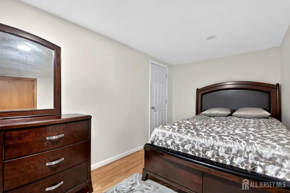 6 E 2nd Street Port Reading, NJ 07064