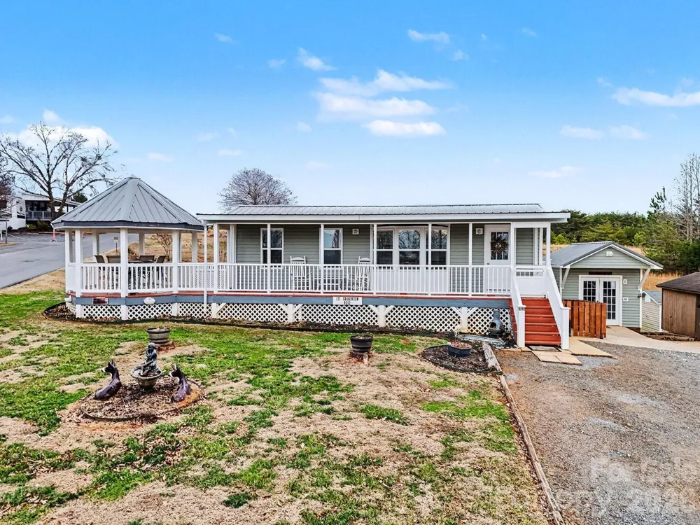 121 Grand View Drive #202/202A New London, NC 28127