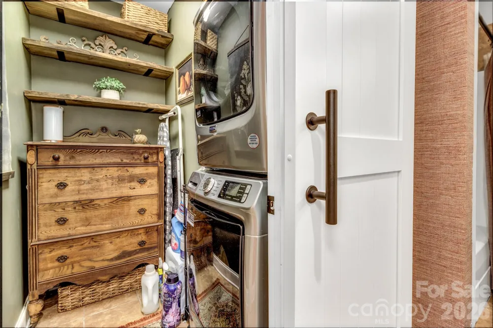 25 Union Chapel Road Weaverville, NC 28787