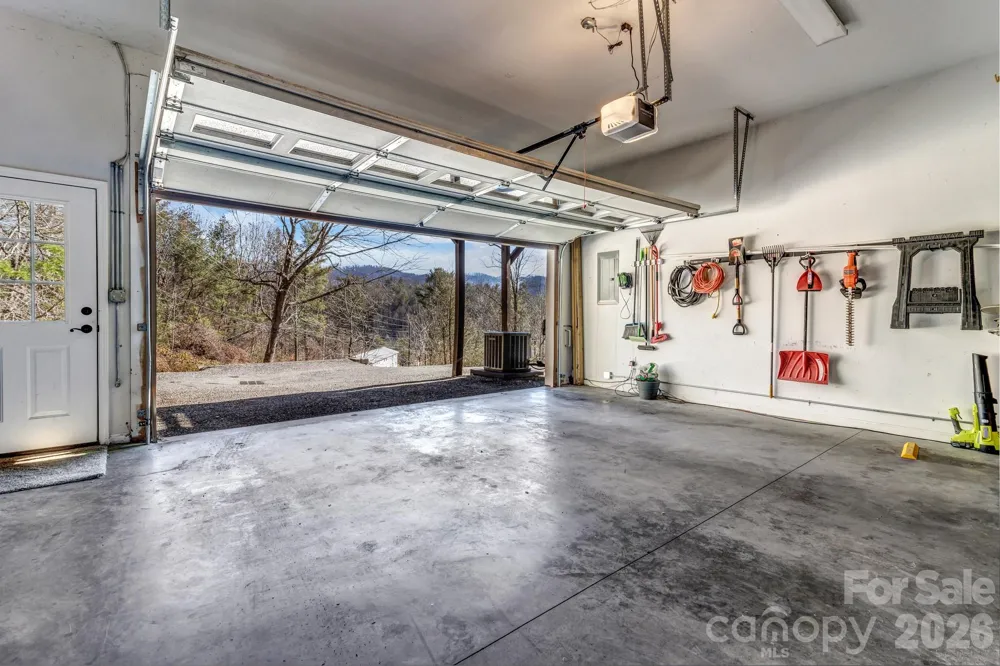 25 Union Chapel Road Weaverville, NC 28787