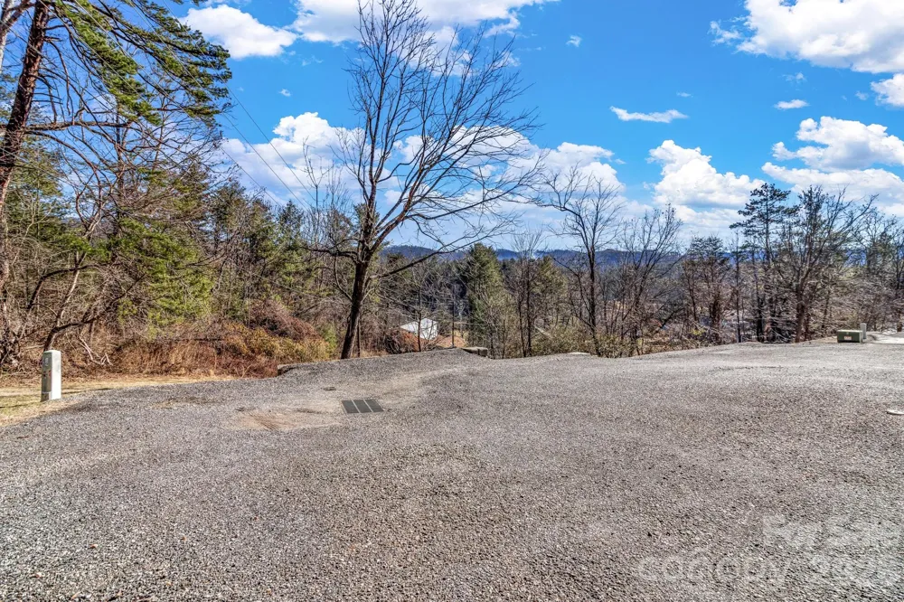 25 Union Chapel Road Weaverville, NC 28787