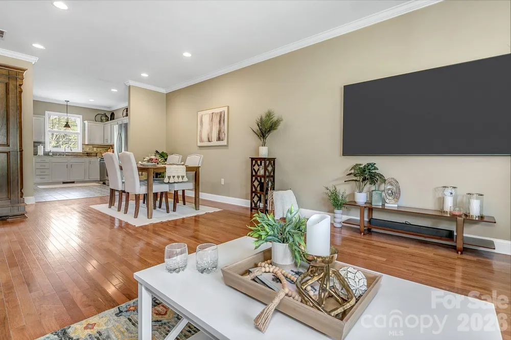 25 Union Chapel Road Weaverville, NC 28787