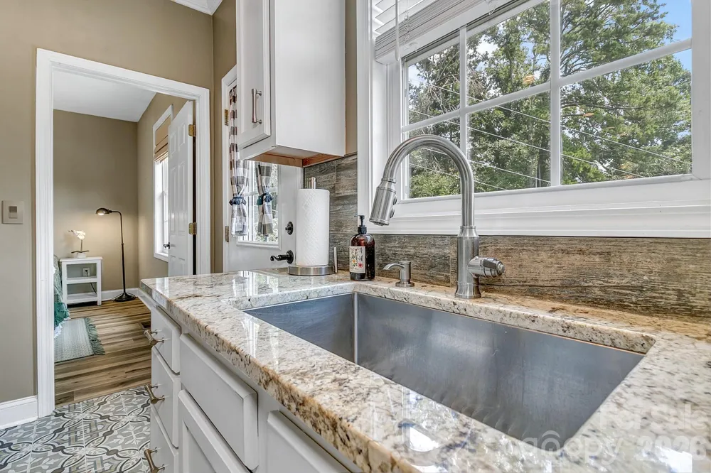 25 Union Chapel Road Weaverville, NC 28787