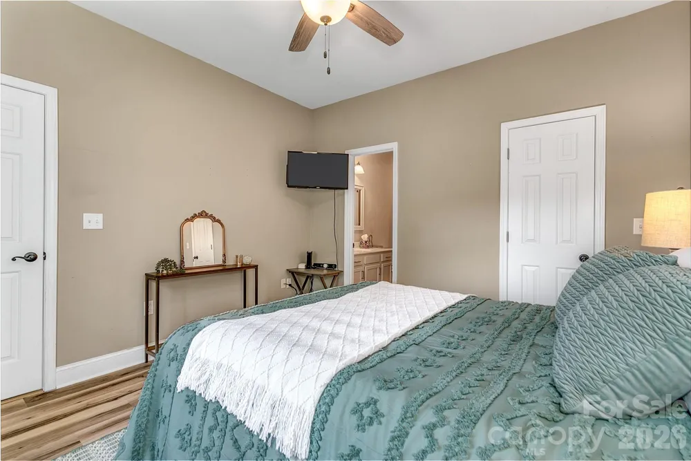 25 Union Chapel Road Weaverville, NC 28787