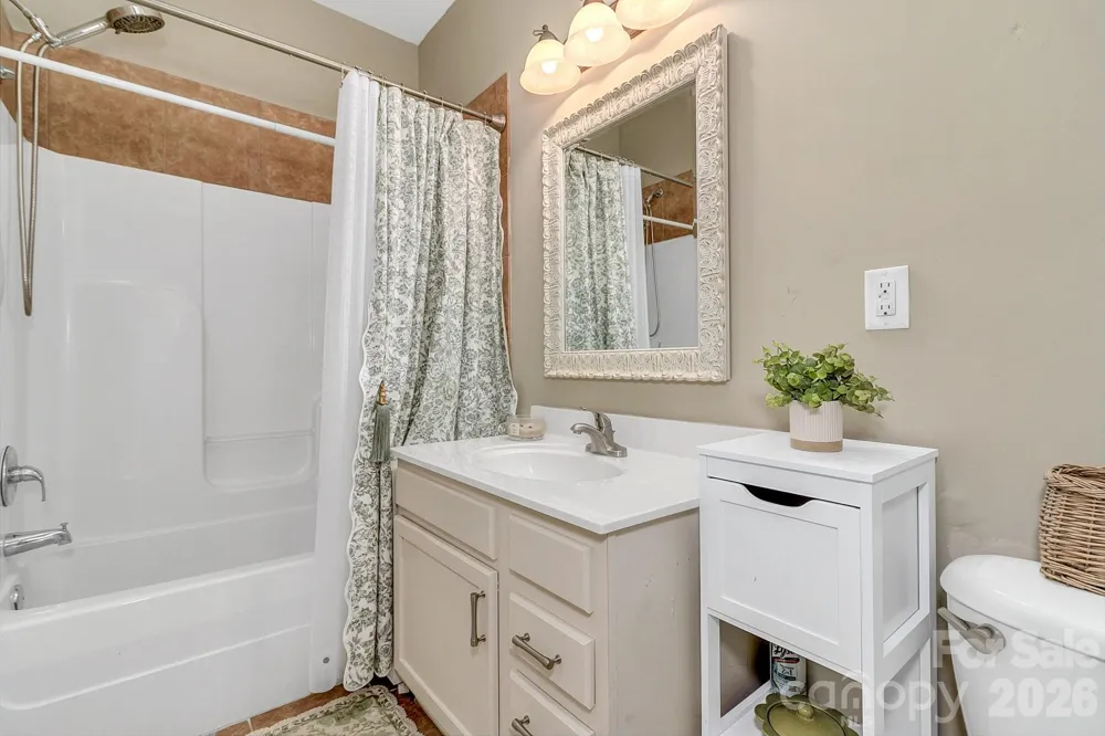 25 Union Chapel Road Weaverville, NC 28787