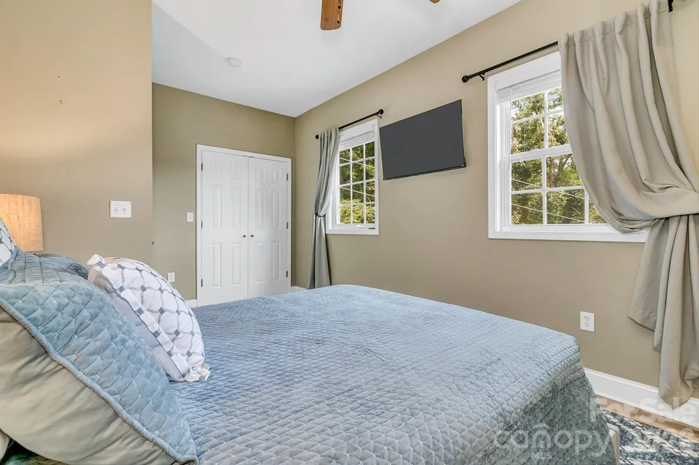 25 Union Chapel Road Weaverville, NC 28787