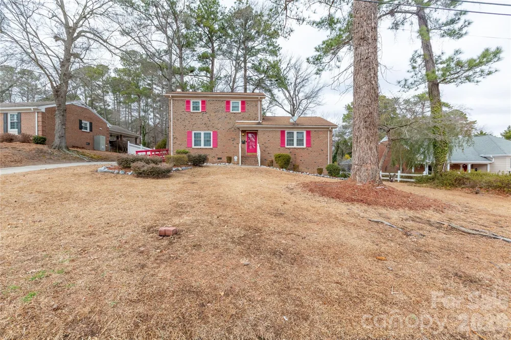 611 Park Avenue Roanoke Rapids, NC 27870