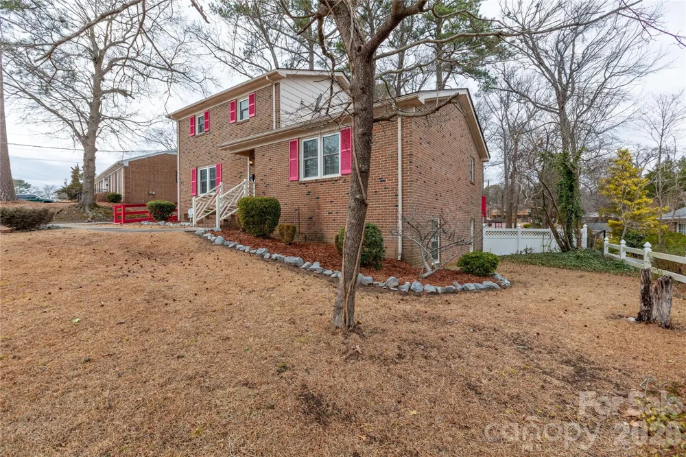 611 Park Avenue Roanoke Rapids, NC 27870