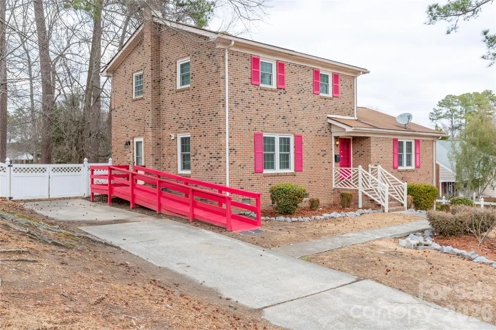 611 Park Avenue Roanoke Rapids, NC 27870