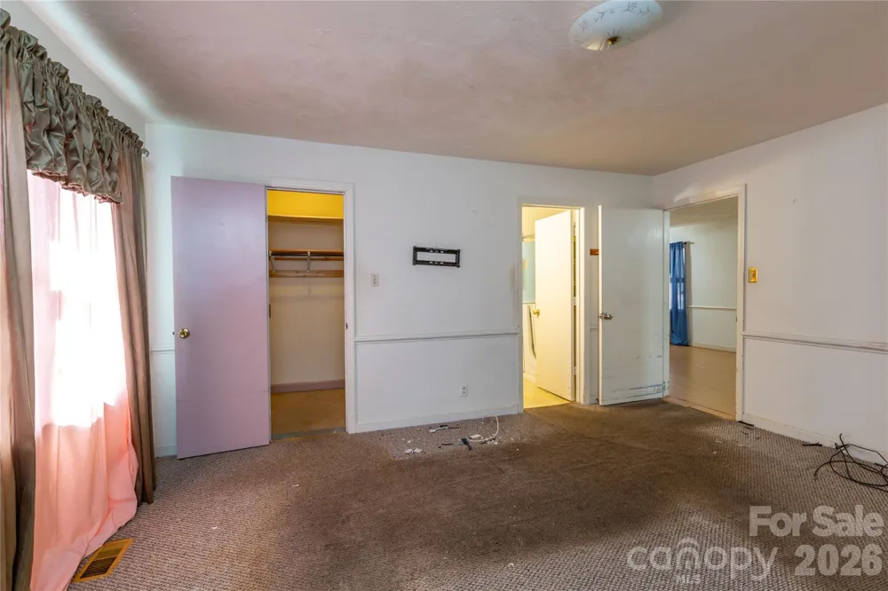 611 Park Avenue Roanoke Rapids, NC 27870