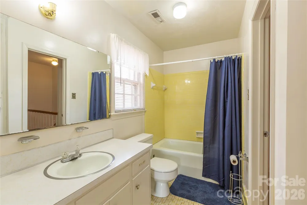 611 Park Avenue Roanoke Rapids, NC 27870