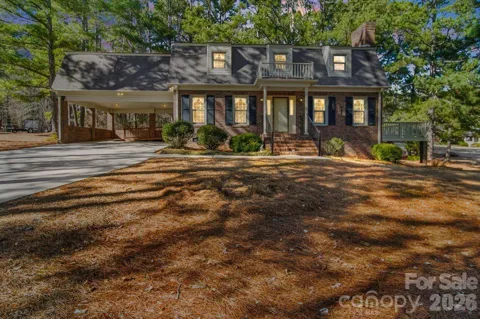 219 Williamsburg Lane