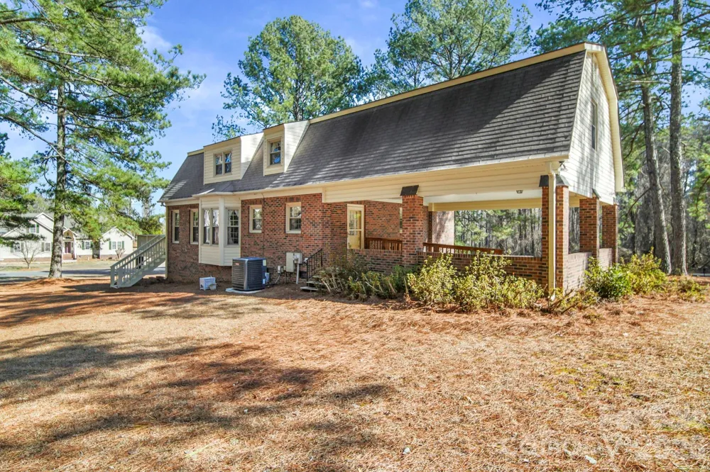 219 Williamsburg Lane Wadesboro, NC 28170