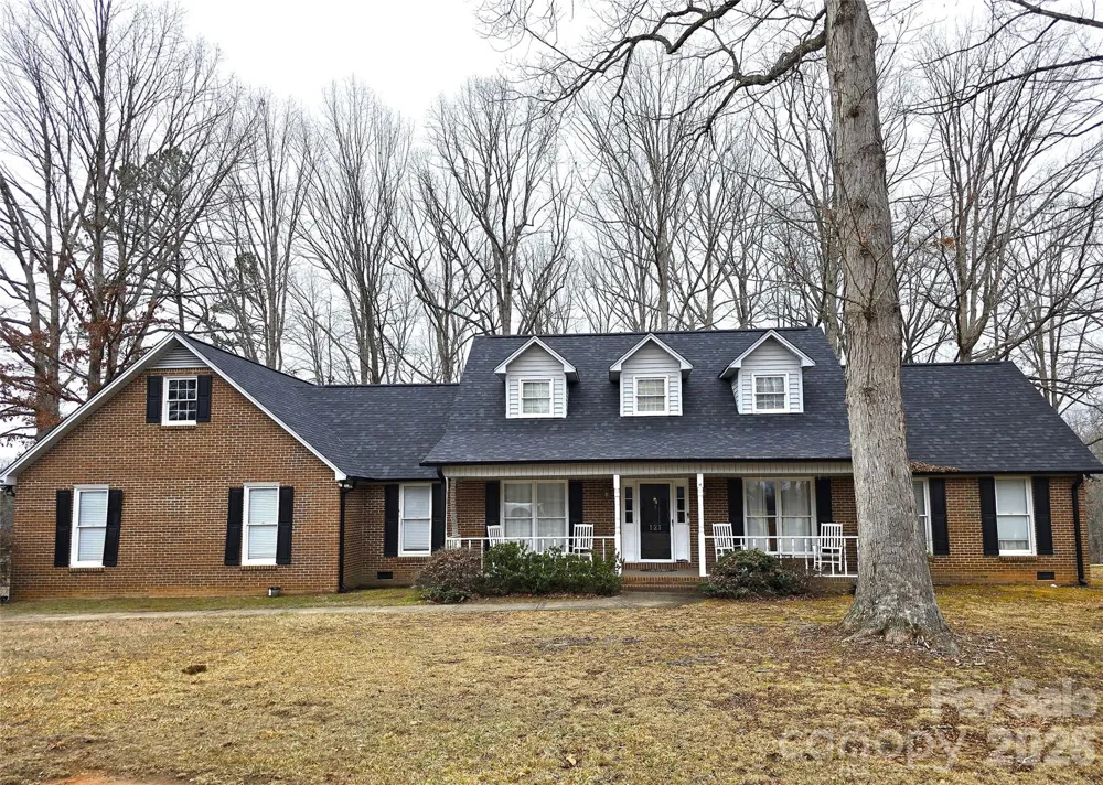 121 Country Creek Drive