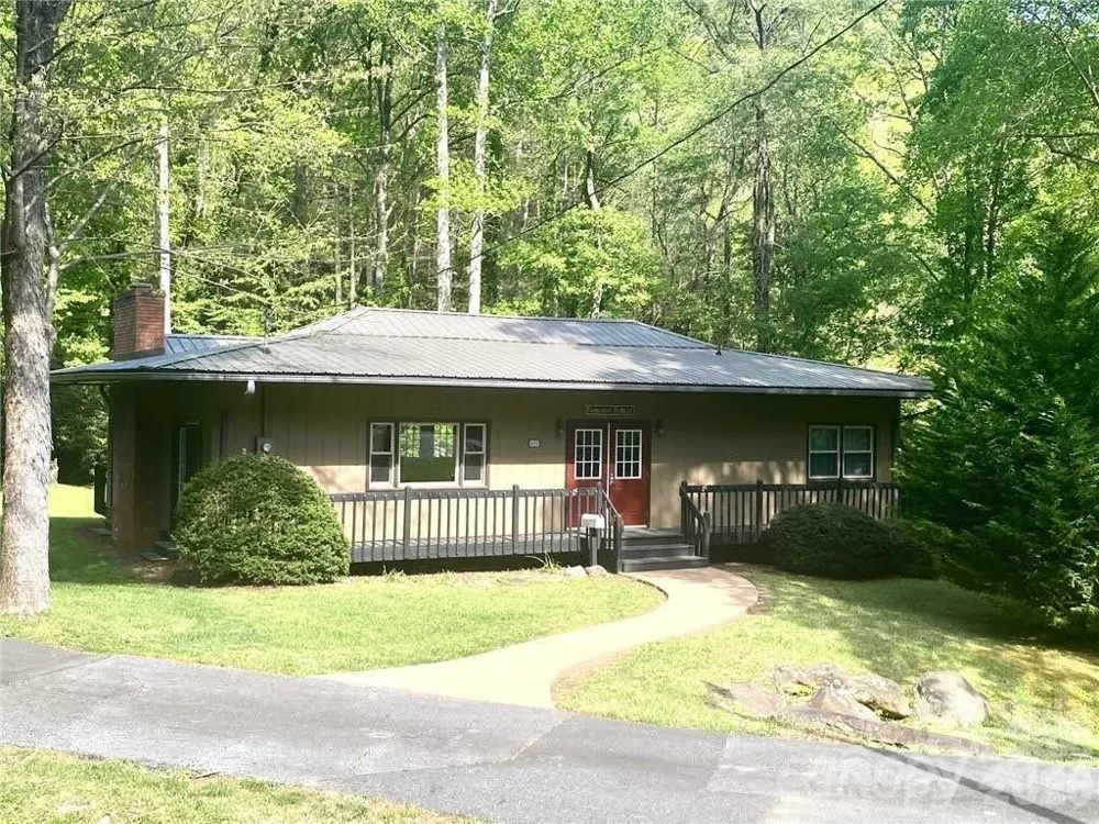 99999 Fairview Forest Drive Fairview, NC 28730
