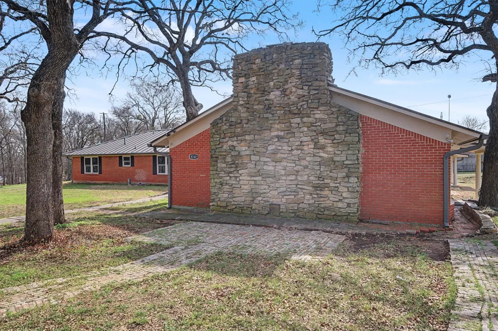 8240 Kramer Street Lillian, TX 76061