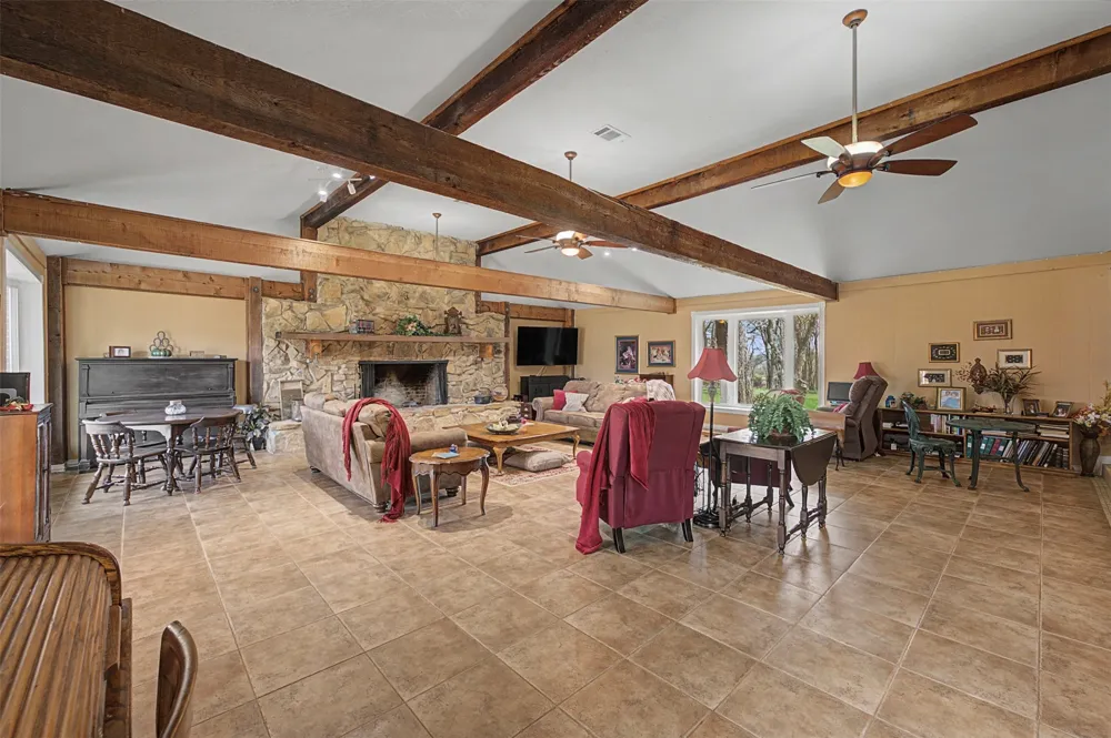 8240 Kramer Street Lillian, TX 76061