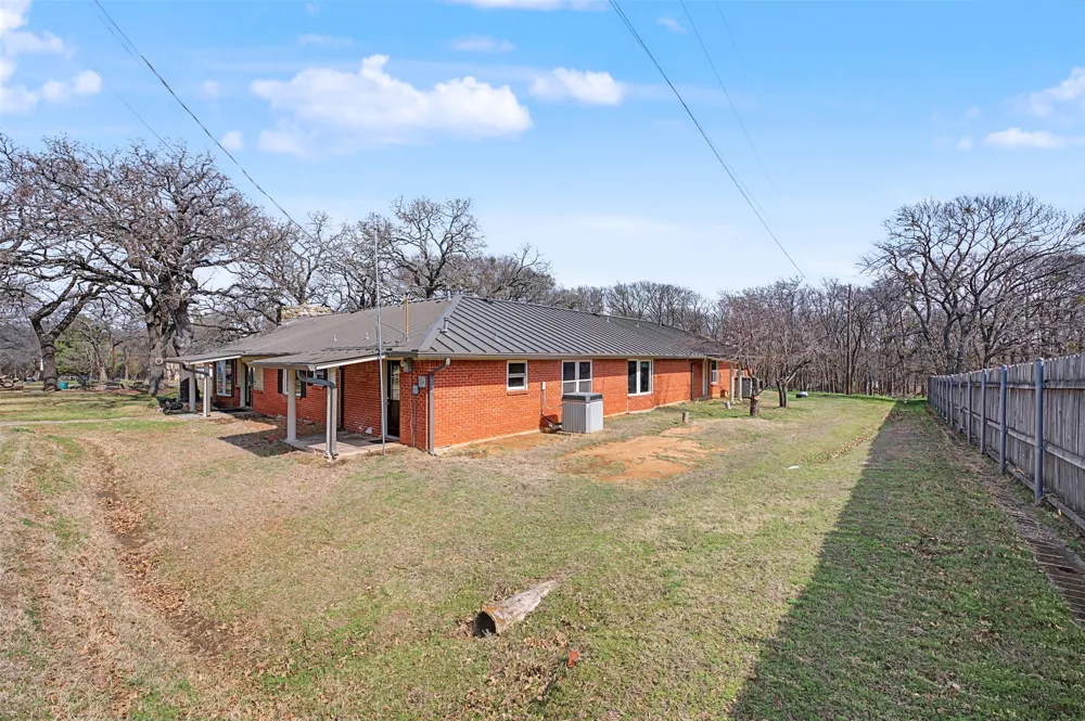 8240 Kramer Street Lillian, TX 76061