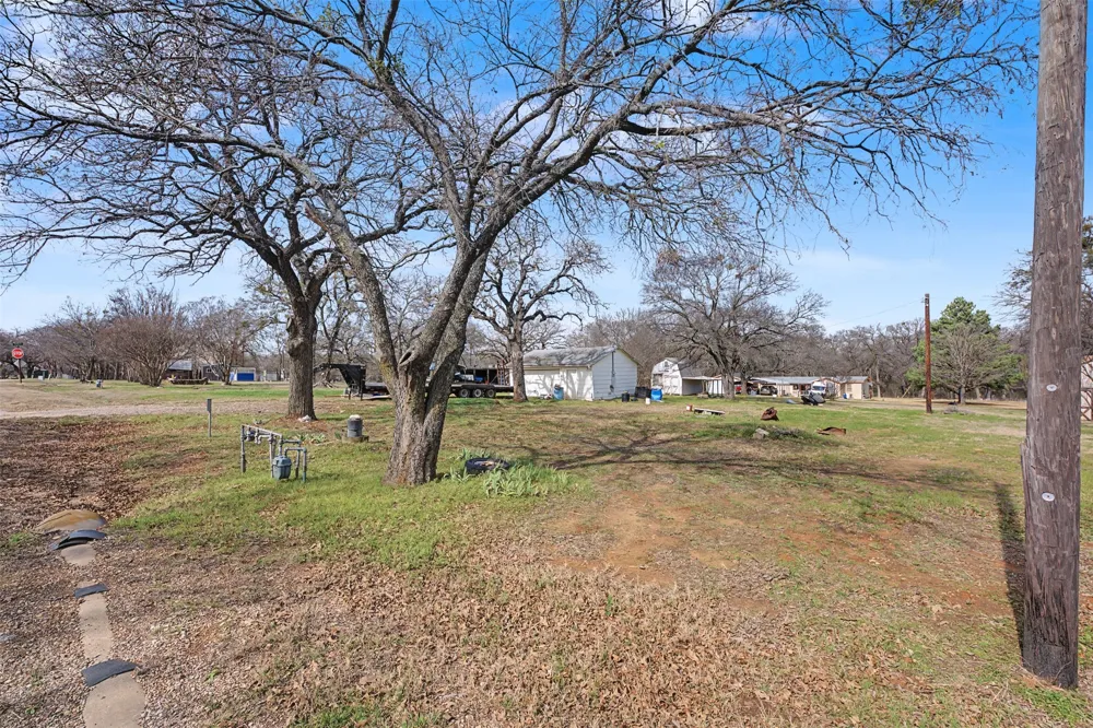 8240 Kramer Street Lillian, TX 76061