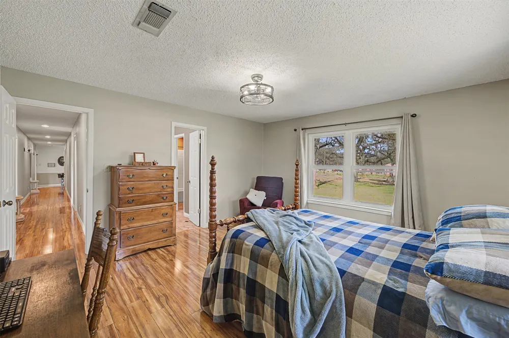 8240 Kramer Street Lillian, TX 76061