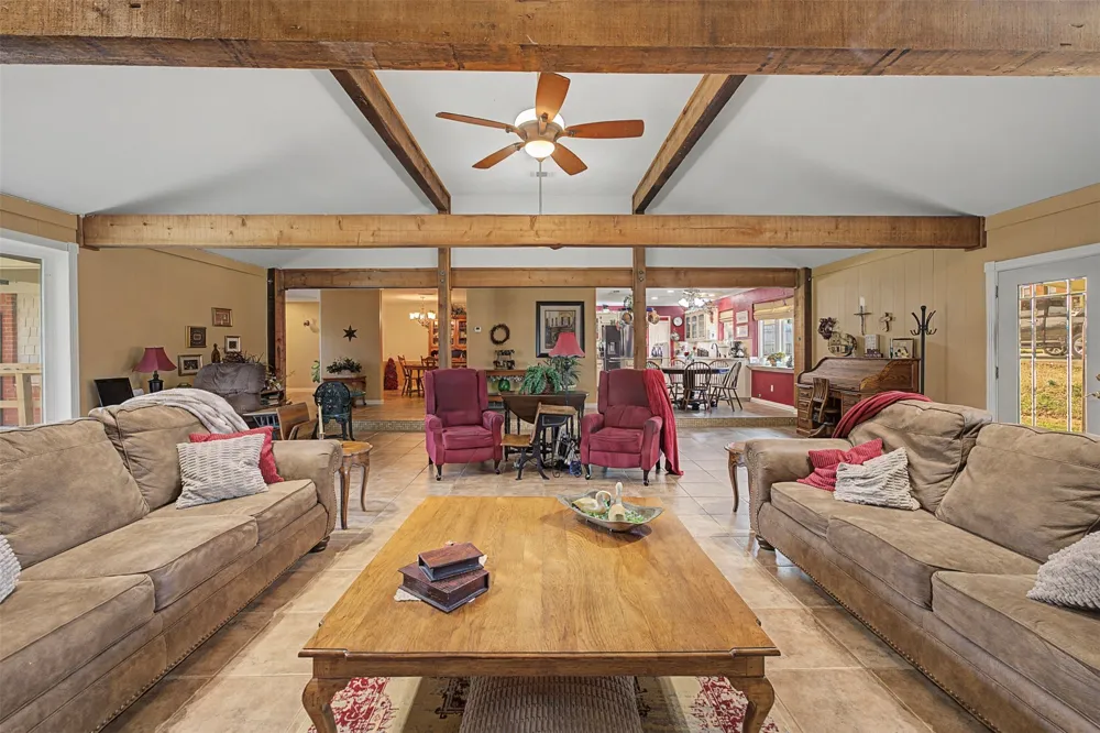 8240 Kramer Street Lillian, TX 76061