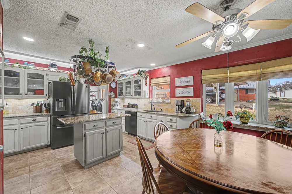 8240 Kramer Street Lillian, TX 76061
