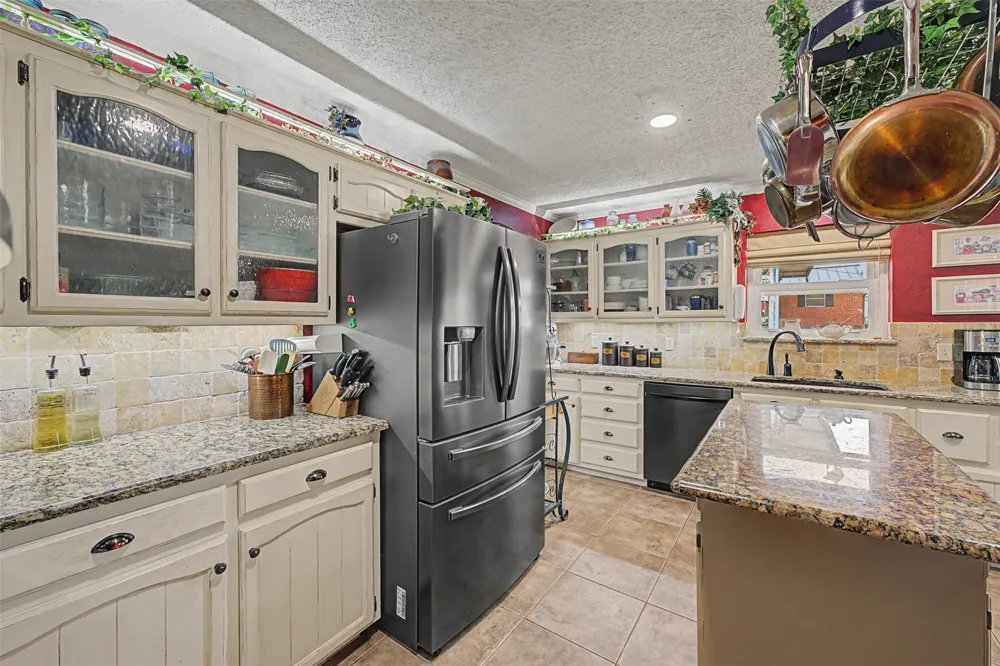 8240 Kramer Street Lillian, TX 76061