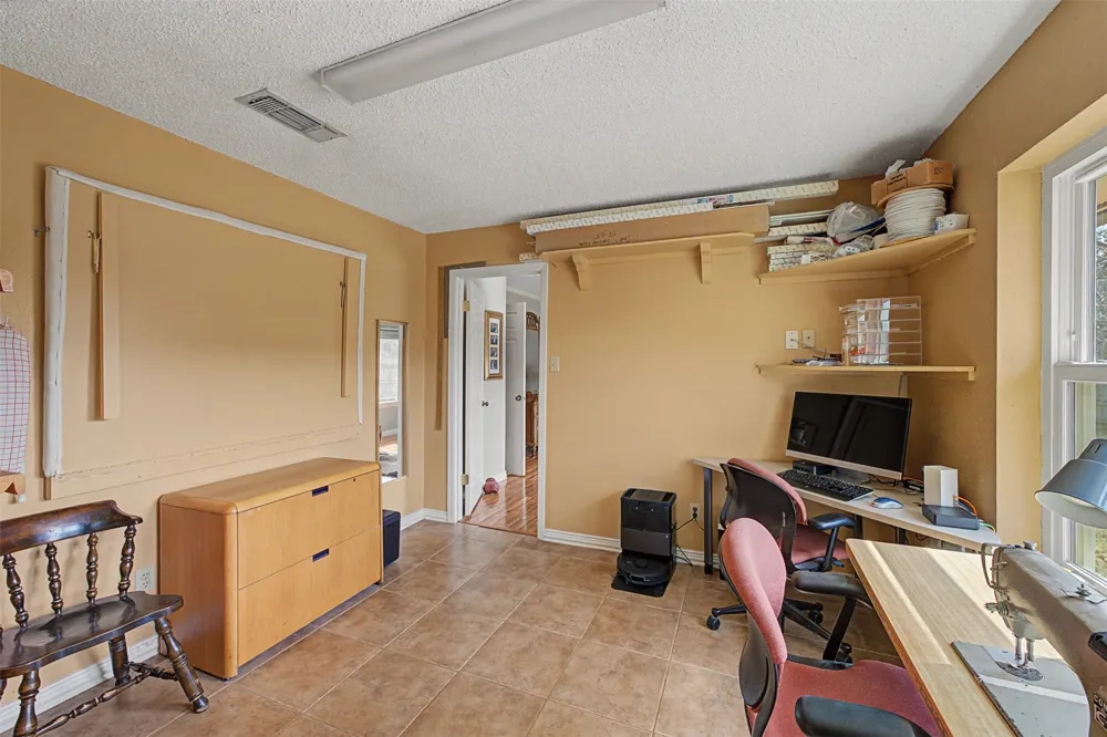 8240 Kramer Street Lillian, TX 76061