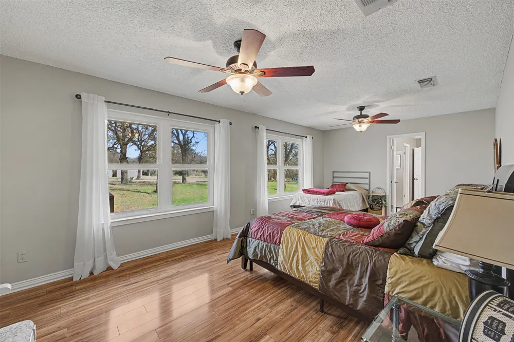 8240 Kramer Street Lillian, TX 76061