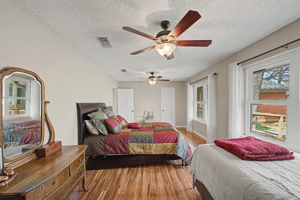 8240 Kramer Street Lillian, TX 76061