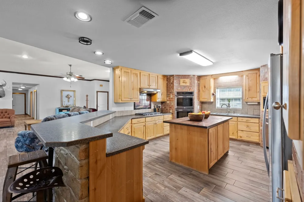 24 County Road Nw 1060 Talco, TX 75487