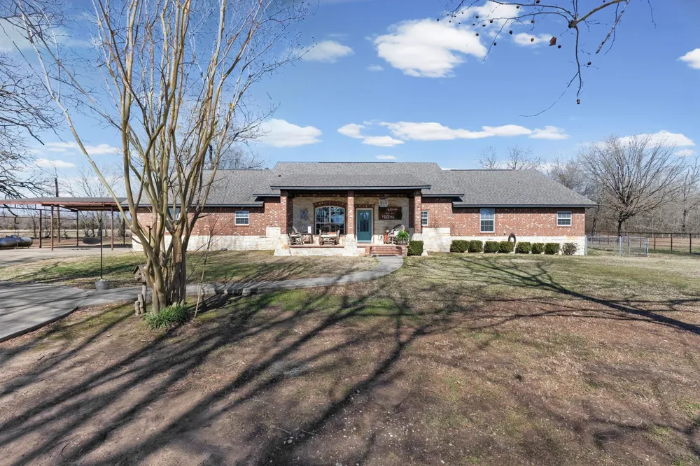 24 County Road Nw 1060 Talco, TX 75487