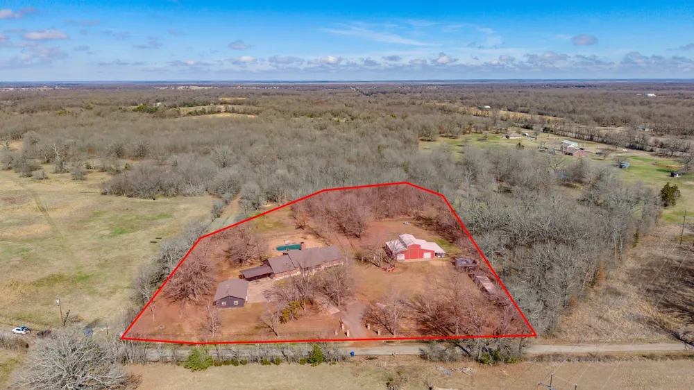 24 County Road Nw 1060 Talco, TX 75487