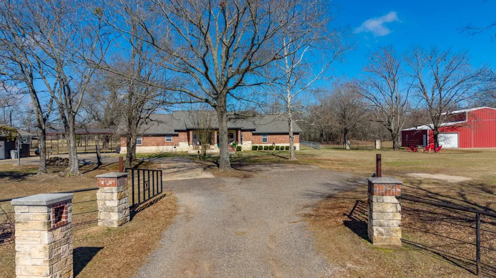 24 County Road Nw 1060 Talco, TX 75487