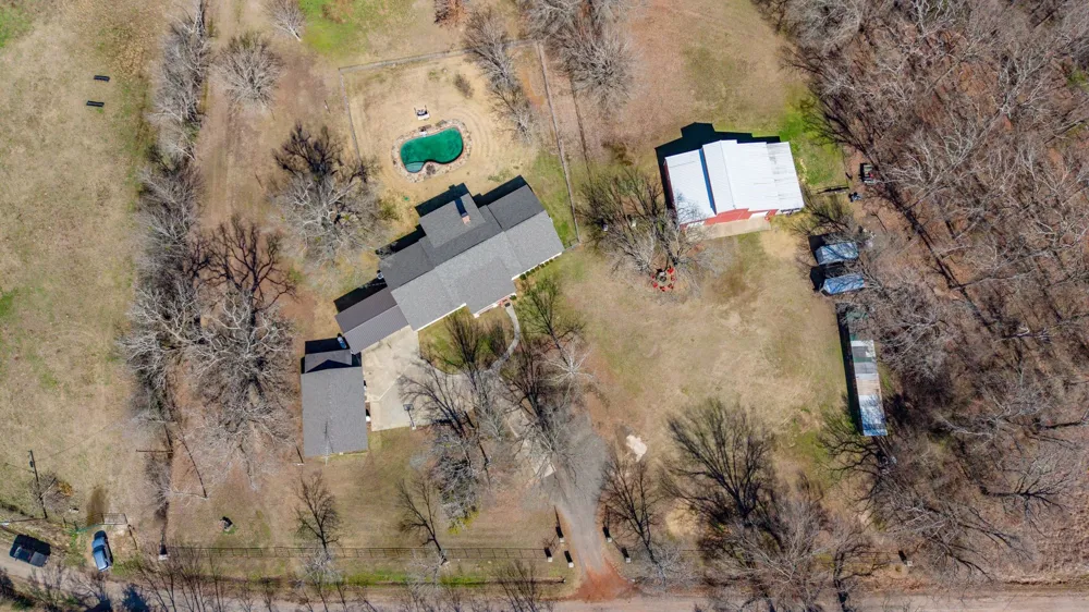 24 County Road Nw 1060 Talco, TX 75487