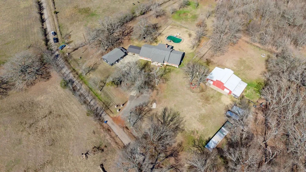24 County Road Nw 1060 Talco, TX 75487