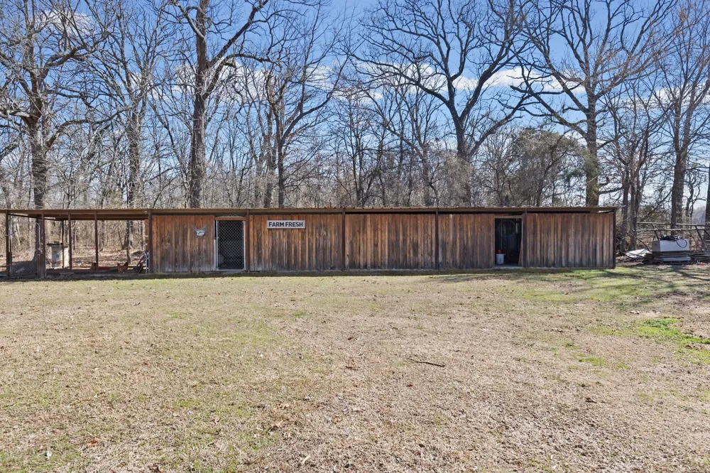 24 County Road Nw 1060 Talco, TX 75487