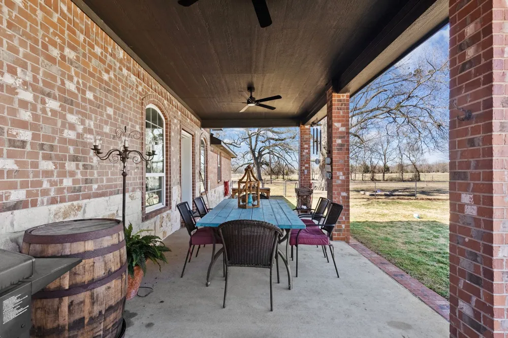 24 County Road Nw 1060 Talco, TX 75487