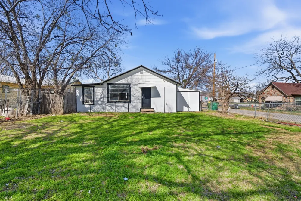 116 E Lipan Drive Lipan, TX 76462