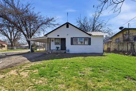 116 E Lipan Drive