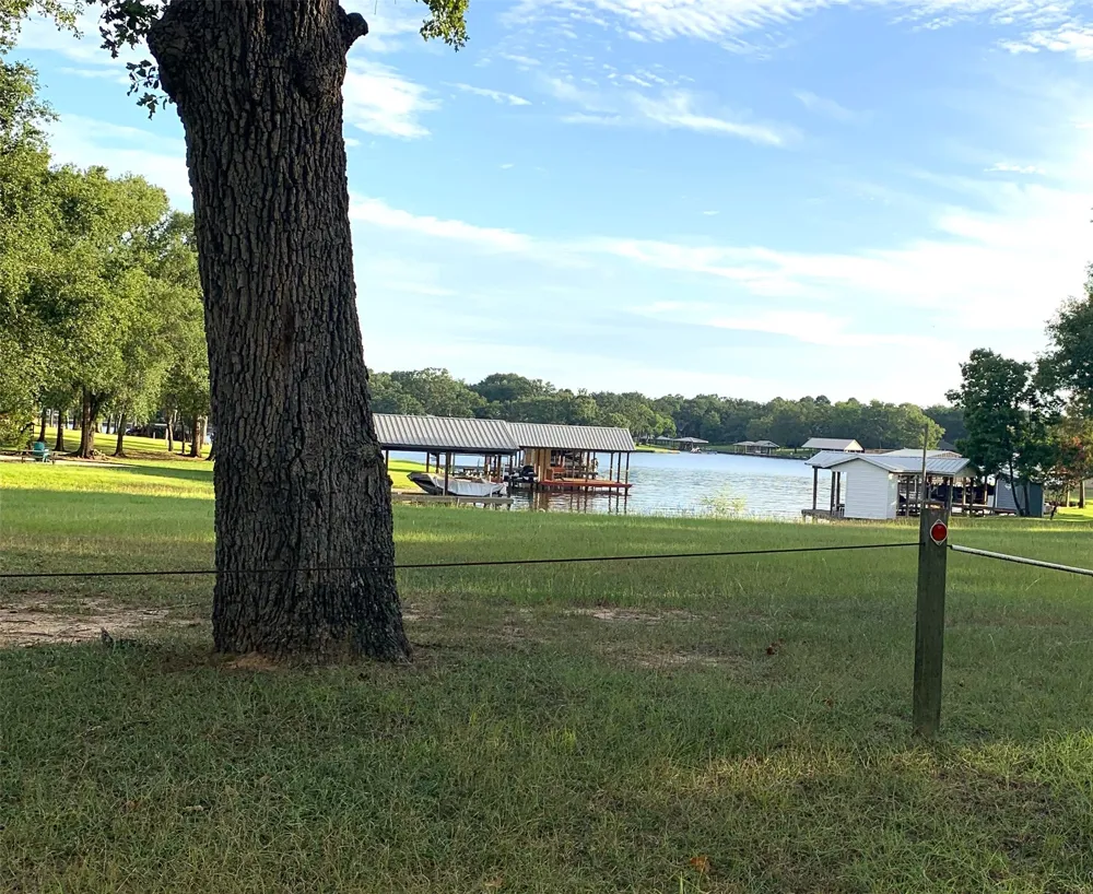 Lcr 740 Thornton, TX 76687