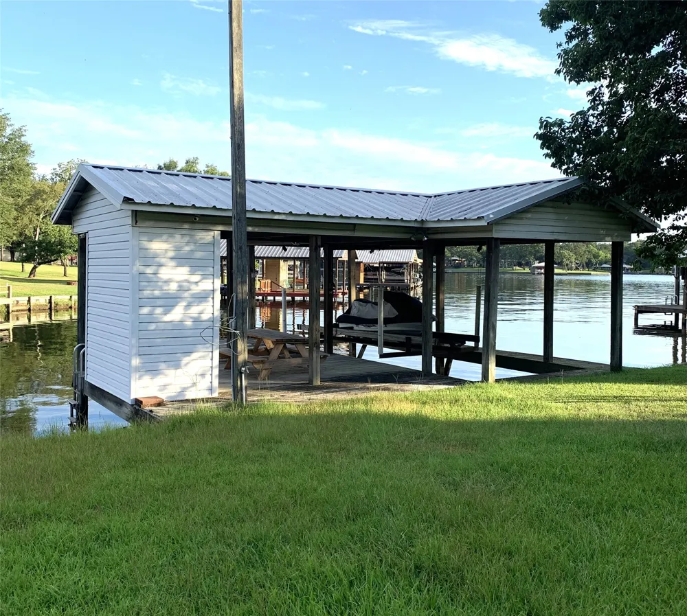 Lcr 740 Thornton, TX 76687