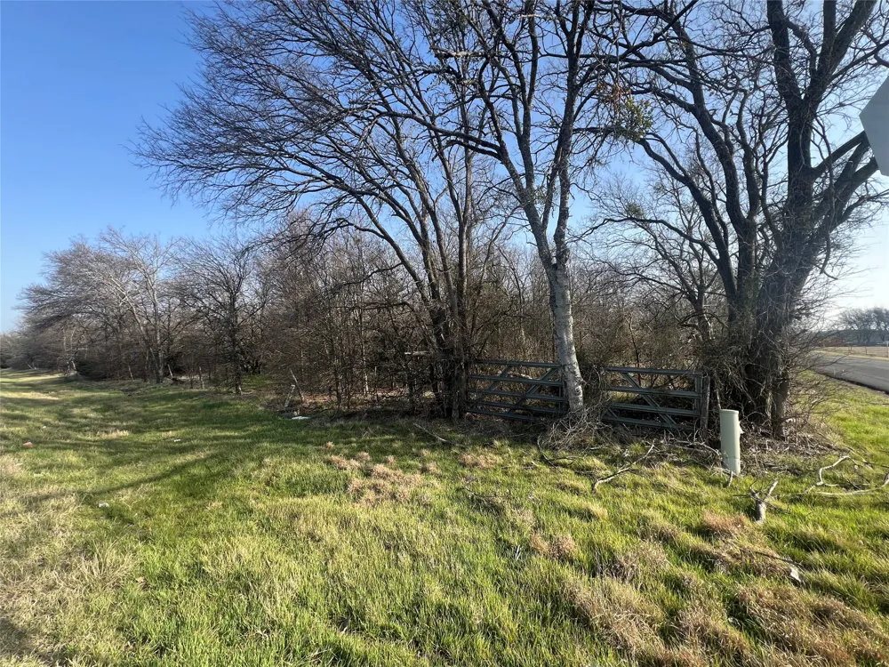 13700 Gholson Road Gholson, TX 76705