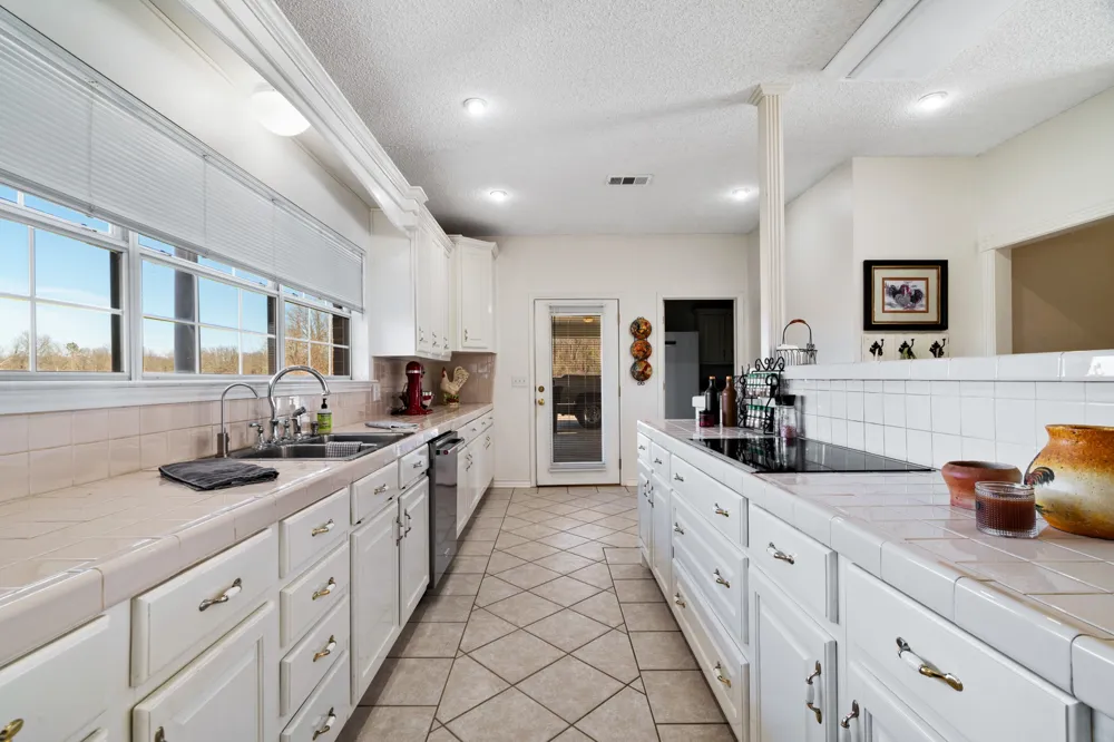 250 County Road 45700 Detroit, TX 75436